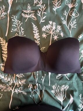Maidenform Black Wireless trapless Smooth T-Shirt Bra